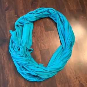 🎉3/$15🎉 Express turquoise scarf with fringe on ends